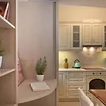 Giovanna's Lux Apartment, By Zantewize זקינטוס טאון