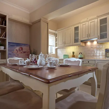 Giovanna's Lux Apartment, By Zantewize