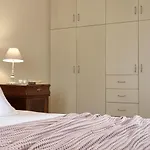 Giovanna's Lux Apartment, By Zantewize *